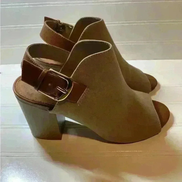 CANDIE’S Size 8.5 Beige Faux Suede Block Heel Open Toe Slingback Mules - Picture 3 of 10